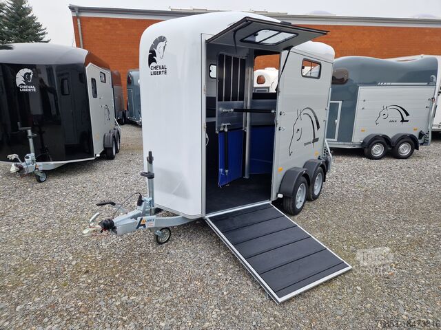 Remorque de voiture Cheval Liberté Touring Country Frontexit Sattelschrank