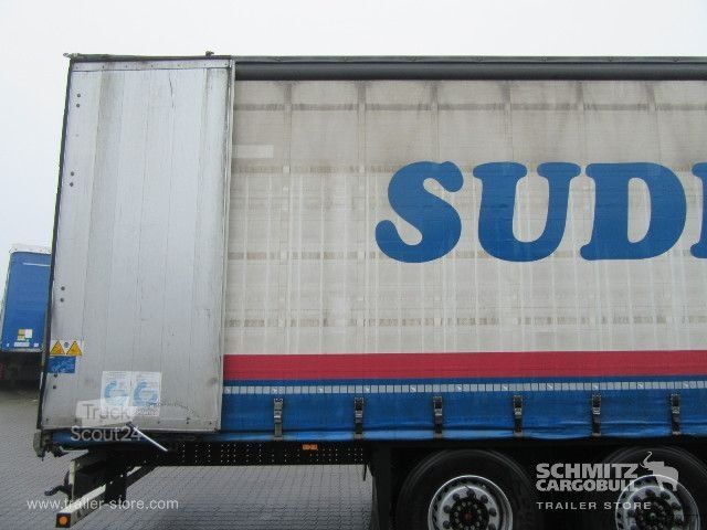 Auflieger mit Pritsche & Plane Schmitz Cargobull Curtainsider Standard Getränke