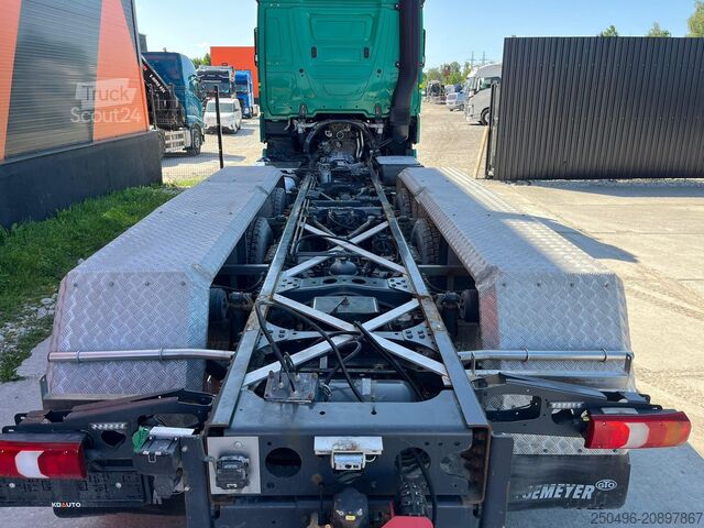 Chassis-cabina Mercedes-Benz Actros 3563 8x4*4 RETARDER / CHASSIS L=7350 mm