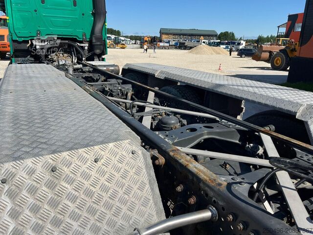 Chassis-cabina Mercedes-Benz Actros 3563 8x4*4 RETARDER / CHASSIS L=7350 mm