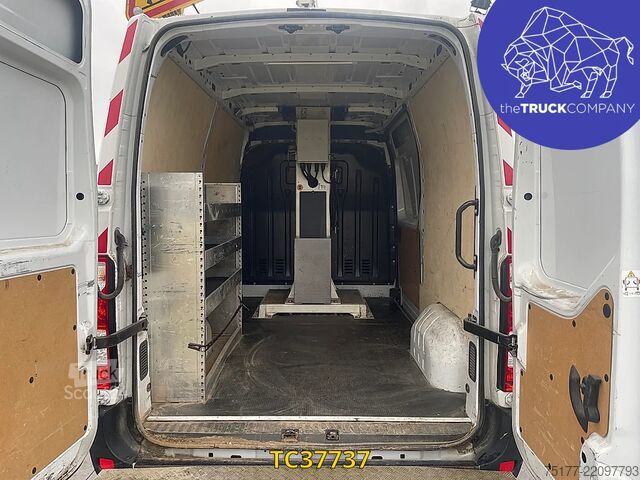 Hebebühne Renault Master 145.35 klubb