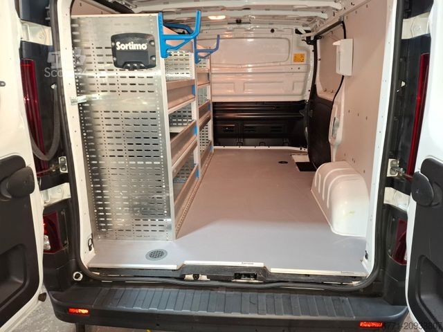 Kombijevsko vozilo OPEL Vivaro B 2.9 L1H1 Kasten Klima Navi PDC  Sortimo