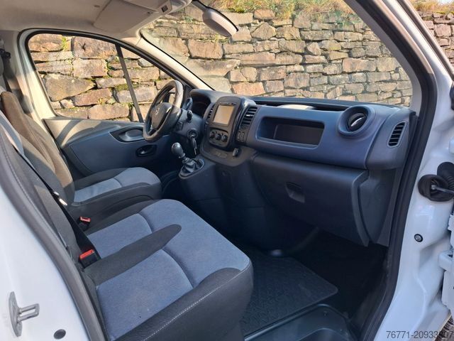 Kombijevsko vozilo OPEL Vivaro B 2.9 L1H1 Kasten Klima Navi PDC  Sortimo