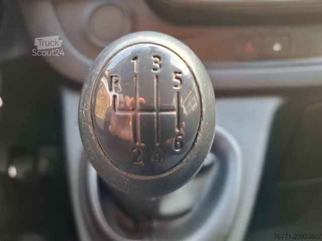Kombijevsko vozilo OPEL Vivaro B 2.9 L1H1 Kasten Klima Navi PDC  Sortimo