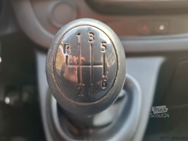 Ploščati dostavnik OPEL Vivaro B 2.9 L1H1 Kasten Klima Navi PDC Sortimo