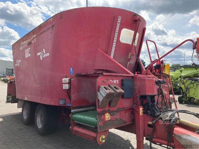 Lauksaimniecības mašīna Trioliet Solomix 2-2400L