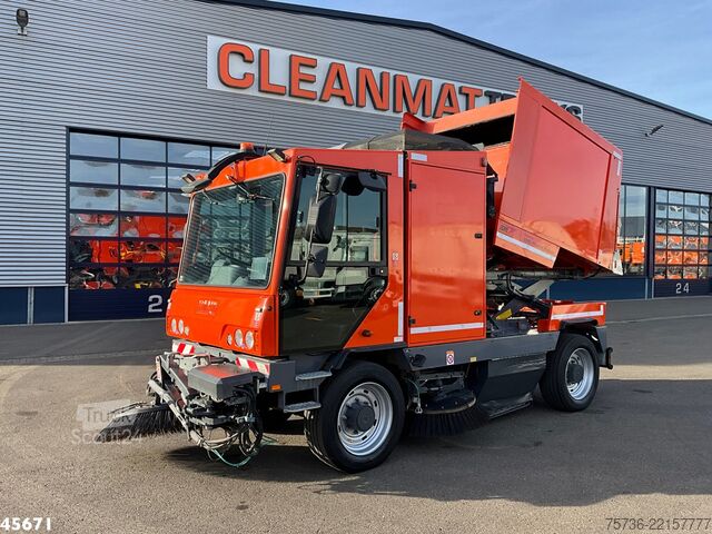 Road sweeper Dulevo 5020  Euro 6 with 3-rd brush