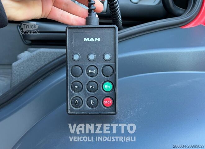 Plošča z rampami in žerjavom MAN TGS 35.360