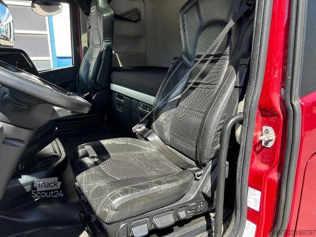 Стандартен влекач IVECO AS440S46T/P / Retarder / Leder