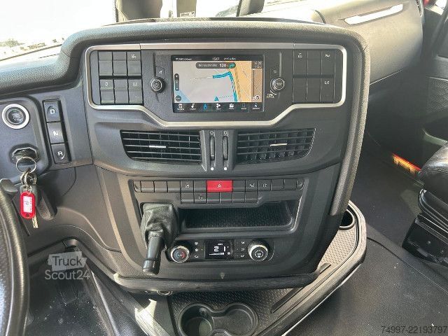 Стандартен влекач IVECO AS440S46T/P / Retarder / Leder