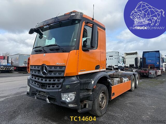 Контейнерні перевезення Mercedes-Benz Arocs 2545