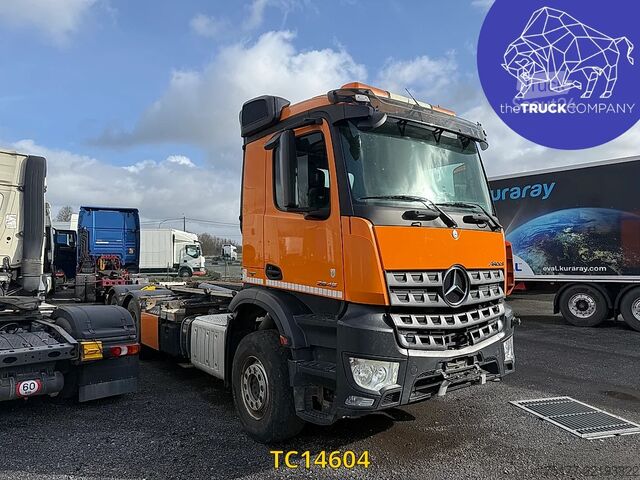 Контейнерні перевезення Mercedes-Benz Arocs 2545