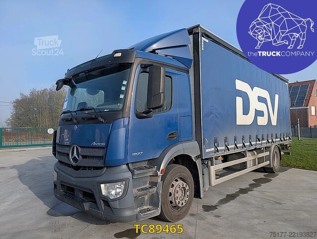 انزلاق القماش المشمع Mercedes-Benz Antos 1827