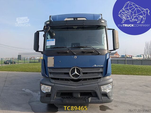 انزلاق القماش المشمع Mercedes-Benz Antos 1827