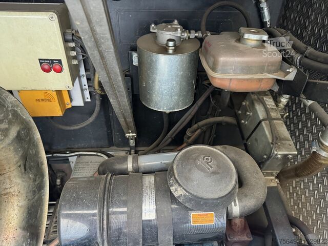 Customized van Mercedes-Benz Sprinter 516 KA 4x2 Sprinter 516 KA 4x2, KaRo Hochdruckspüler 150Bar/85l