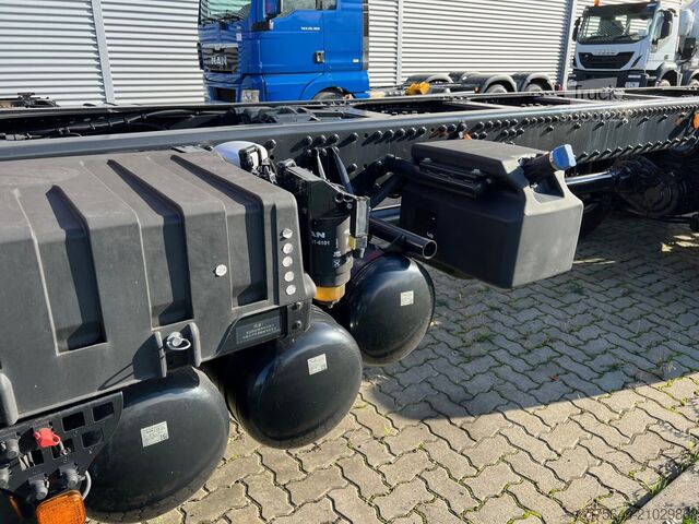 Tankwagen MAN TGS 41.480 8X6 BB TGS 41.480 8X6 BB, ca. 25.000l mit Separatpumpe