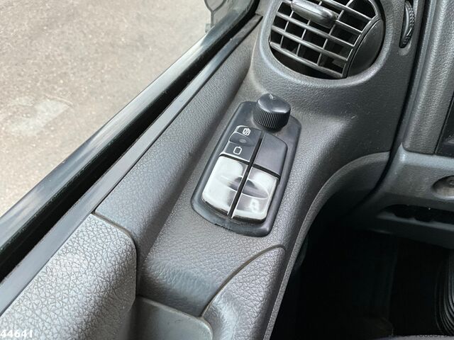 Vrachtwagen met kraan Mercedes-Benz Axor 1840 Euro 5 Palfinger 14 Tonmeter laadkraan