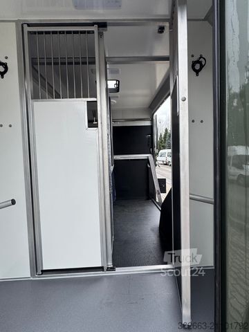 Veetransporter RENAULT Master ZF 9-GANG AUTOM. 2025er STX 5-Haras LONG