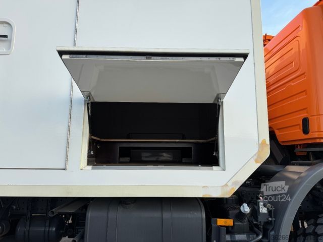 Spezial-LKW MERCEDES-BENZ AXOR 18.29 A mit Pecocar Leerkabine