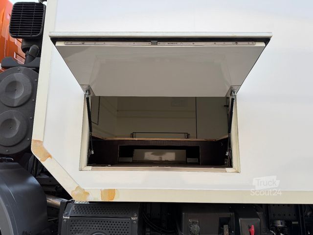 Spezial-LKW MERCEDES-BENZ AXOR 18.29 A mit Pecocar Leerkabine