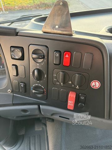 Spezial-LKW MERCEDES-BENZ AXOR 18.29 A mit Pecocar Leerkabine