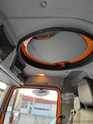 Spezial-LKW MERCEDES-BENZ AXOR 18.29 A mit Pecocar Leerkabine