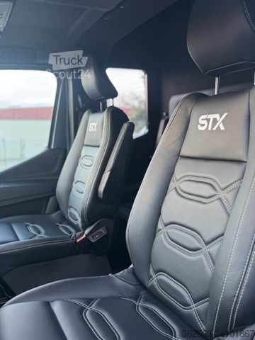 Veetransporter RENAULT Master ZF 9-GANG AUTOM. 2025er STX 5-Haras LONG