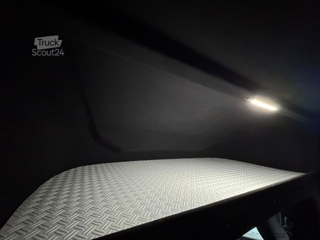 Veetransporter RENAULT Master ZF 9-GANG AUTOM. 2025er STX 5-Haras LONG