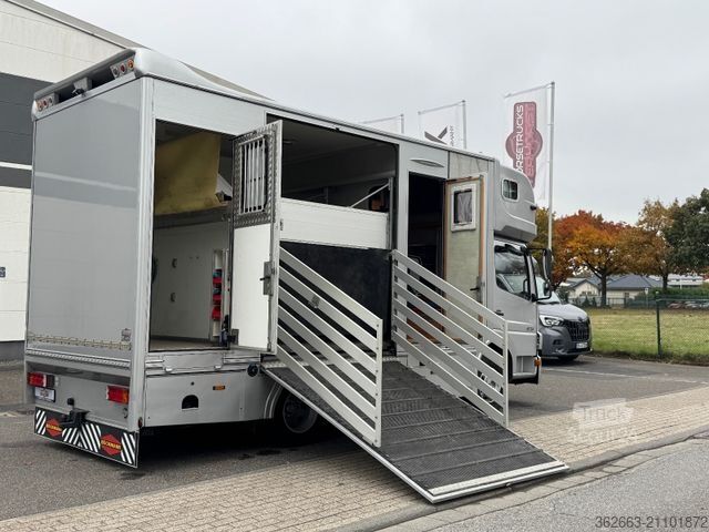 Viehtransporter MERCEDES-BENZ Atego Böckmann Kompakter Pferde-LKW mit Wohnung