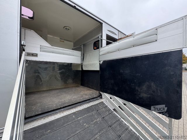 Viehtransporter MERCEDES-BENZ Atego Böckmann Kompakter Pferde-LKW mit Wohnung