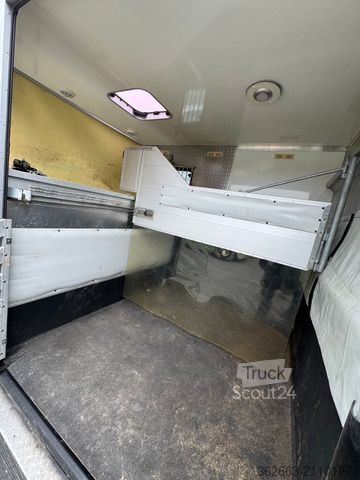 Viehtransporter MERCEDES-BENZ Atego Böckmann Kompakter Pferde-LKW mit Wohnung