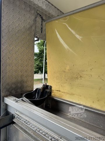 Viehtransporter MERCEDES-BENZ Atego Böckmann Kompakter Pferde-LKW mit Wohnung