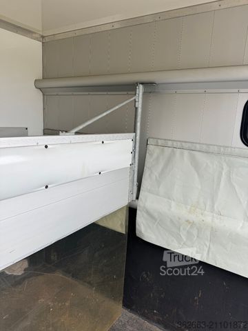 Viehtransporter MERCEDES-BENZ Atego Böckmann Kompakter Pferde-LKW mit Wohnung