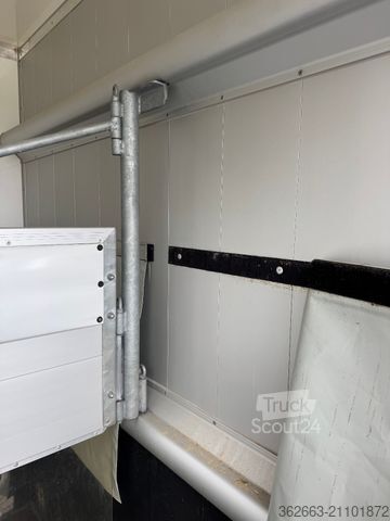 Viehtransporter MERCEDES-BENZ Atego Böckmann Kompakter Pferde-LKW mit Wohnung