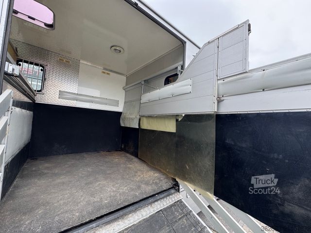 Viehtransporter MERCEDES-BENZ Atego Böckmann Kompakter Pferde-LKW mit Wohnung
