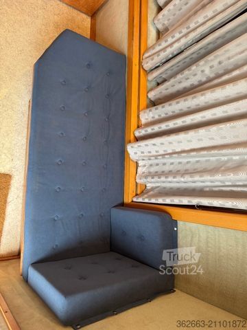 Viehtransporter MERCEDES-BENZ Atego Böckmann Kompakter Pferde-LKW mit Wohnung