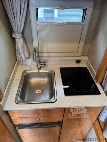 Viehtransporter MERCEDES-BENZ Atego Böckmann Kompakter Pferde-LKW mit Wohnung