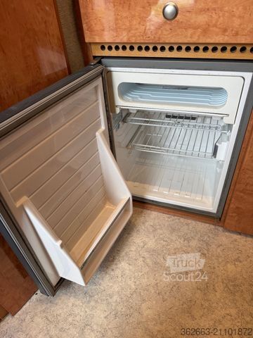 Viehtransporter MERCEDES-BENZ Atego Böckmann Kompakter Pferde-LKW mit Wohnung