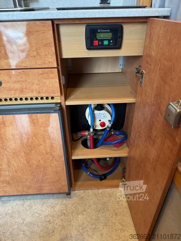 Viehtransporter MERCEDES-BENZ Atego Böckmann Kompakter Pferde-LKW mit Wohnung