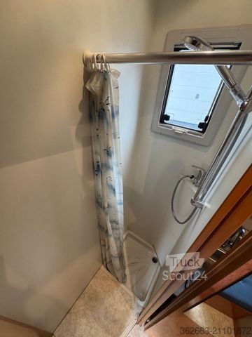 Viehtransporter MERCEDES-BENZ Atego Böckmann Kompakter Pferde-LKW mit Wohnung