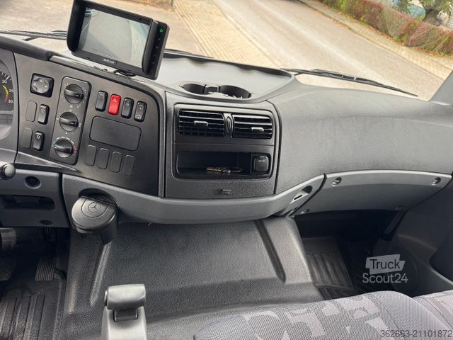 Viehtransporter MERCEDES-BENZ Atego Böckmann Kompakter Pferde-LKW mit Wohnung