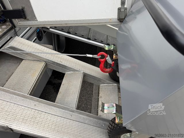 Viehtransporter MERCEDES-BENZ Atego Böckmann Kompakter Pferde-LKW mit Wohnung