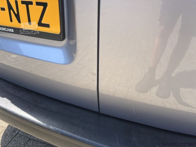Yüksek tavanlı istasyon vagonu Citroën Jumpy 1..5 BlueHDI L2 H1 Marge BTW en BPM vrij!...