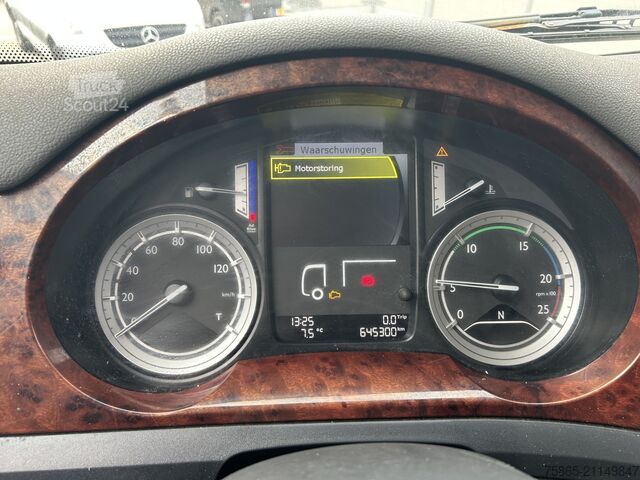 Standard tractor DAF CF 330 FT Sleeper Cab / 645 dkm / NL Truck