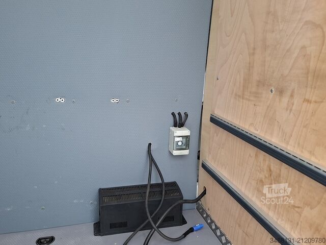 Panelová dodávka Mercedes-Benz SPRINTER 314 L2H2 AHK 2T STANDHZG KLIMA KAMERA