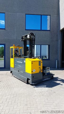 Carretilla retráctil de 4 vías Combilift ESL30