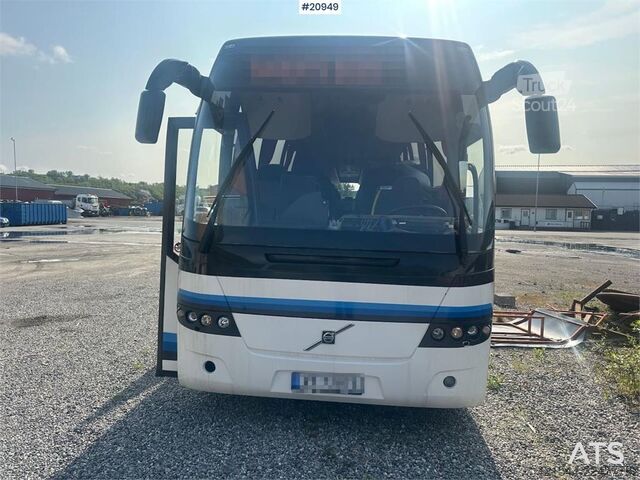 حافلة فولفو 9700H مع 54 مقعدًا مزودة بإطارات صيفية وشتوية Volvo 9700H bus w/ 54 seats w/ summer and winter tires