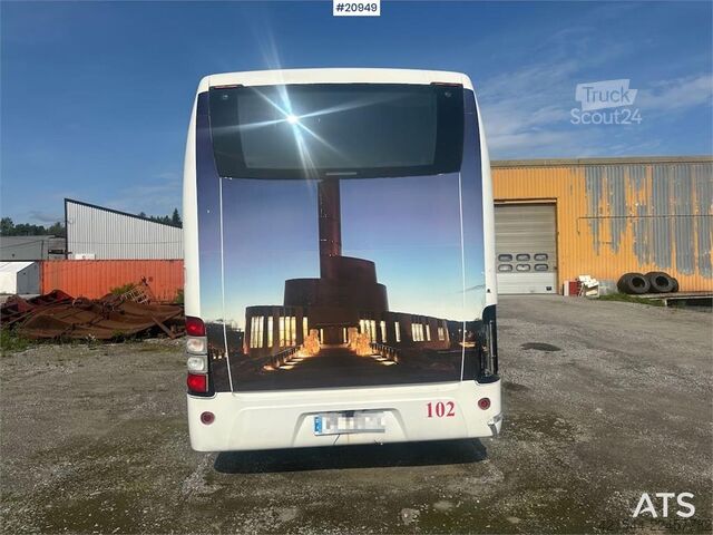 حافلة فولفو 9700H مع 54 مقعدًا مزودة بإطارات صيفية وشتوية Volvo 9700H bus w/ 54 seats w/ summer and winter tires