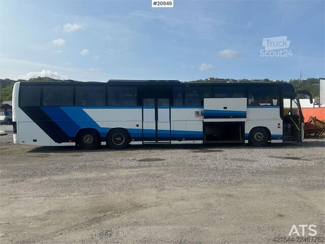 حافلة فولفو 9700H مع 54 مقعدًا مزودة بإطارات صيفية وشتوية Volvo 9700H bus w/ 54 seats w/ summer and winter tires