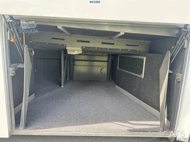 Volvo 9900 6x2 Autocar – 50 locuri – Euro 5 VIZIONEAZĂ VIDEO Volvo 9900 6x2 Coach Bus – 50 Seats – Euro 5 WATCH VIDEO